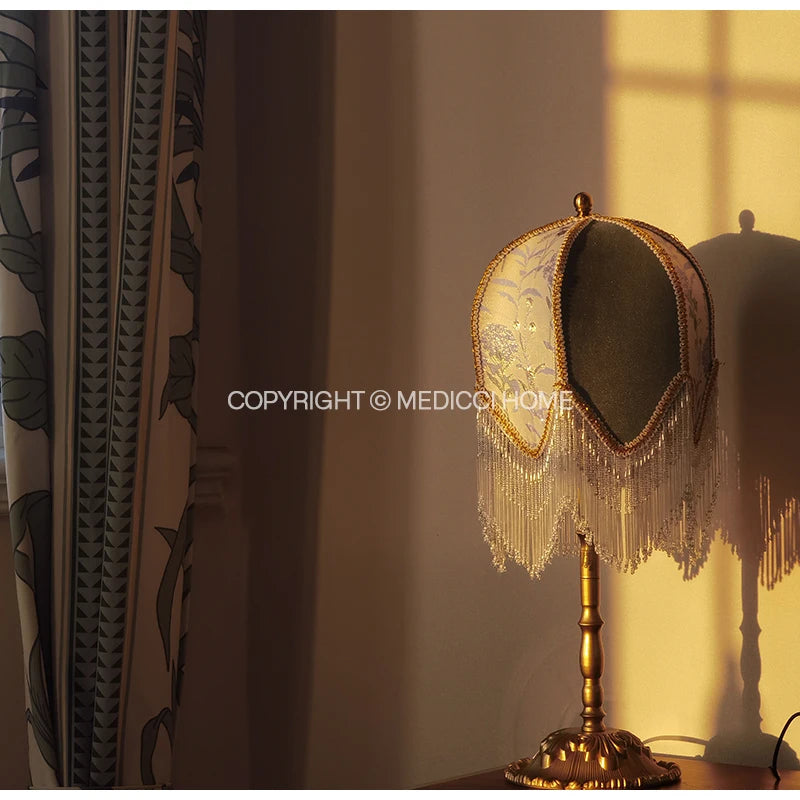 Lampe de chevet a pampille